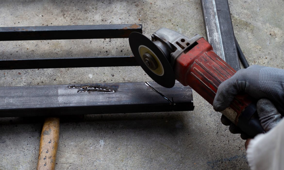 WHY DUSTLESS BLASTING IS IN HIGH DEMAND